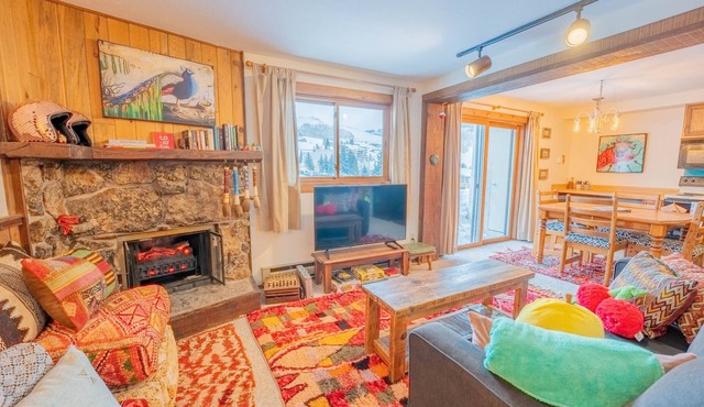 Steps from Slopes | Pool, Hot Tub + Ski Bus