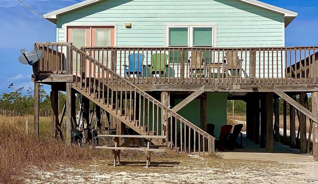STEPS from the Beach - Private Access! -As Seen On TV- Accommodates 9