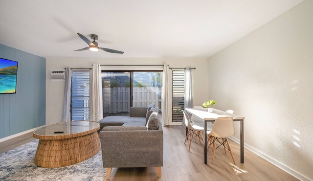 Steps from the Ocean 3bed/1.5bath Maili Beach