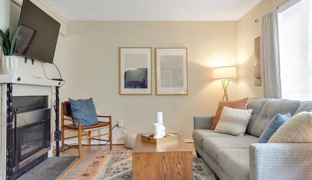 Steps from the Ski Slopes! Mountain Getaway @ the Peak