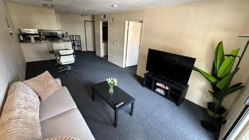 Steps from UCLA Westwood 1 Bd 1Ba