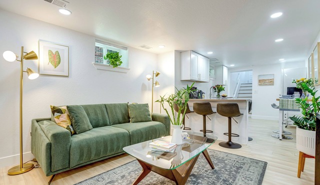 Steps from Wash Park: Modern Apt, Patio + Parking