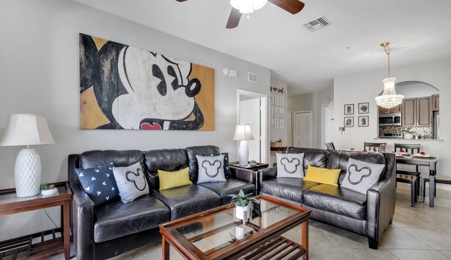 Steps from Waterpark/Pool. Next to Disney w/Frozen, Aladdin, Beauty&Beast theme