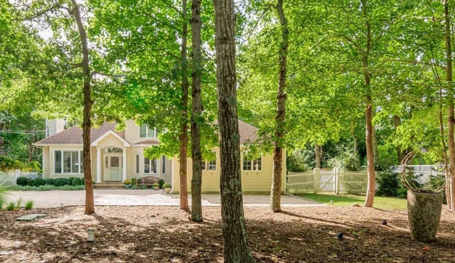 Steps to Bay Beach...Impeccable & Private Oasis Getaway. Newly available.