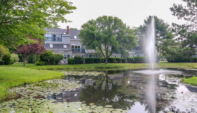 Steps to Beach, Pond View Ocean Park Meadows Condo with AC + Pool, Gym, Tennis