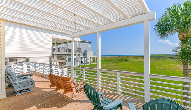 Steps to Beach/3 Bedroom/2 Bath Beach House/Pets Allowed!