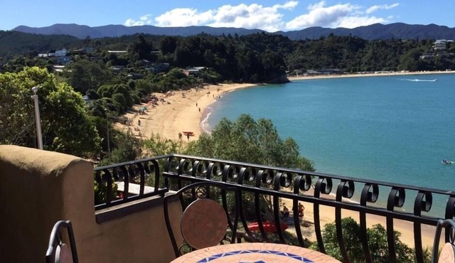 Steps to Beach and absolute Beachfront position