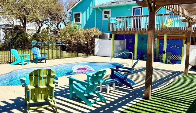 STEPS to BEACH! FREE Heated Pool! Hot Tub! Linens Included! Family Favorite.
