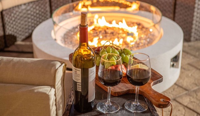 Steps to Beach, Heated Pool, Studio