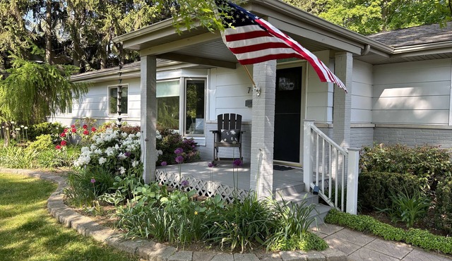 Steps to Beach. Hot Tub. Dog Friendly. Game Room.