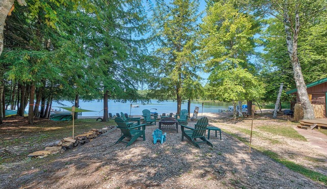 Steps to Beach: Lake Cabin Retreat in Levering!