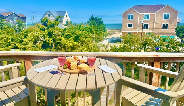 STEPS TO BEACH. PET-FRIENDLY. LINENS INCLUDED.