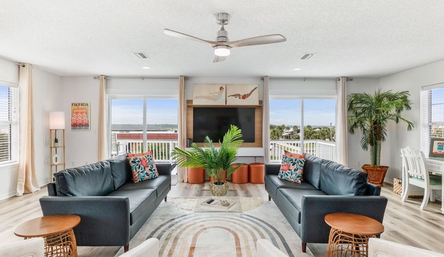 Steps to Beach, Pool, Hot Tub & Game Room Await