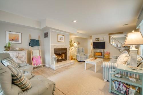 Steps to Beach Townhome with Balcony in Ocean City