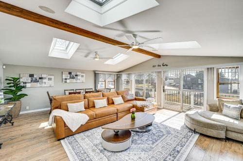 Steps to Cedar Lake! Group Getaway with Game Room