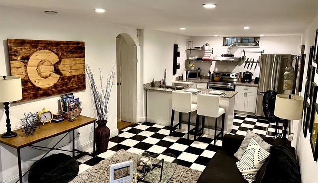 Steps to City Park & Mountain Views-Minutes to Downtown! MANY AMENITIES!