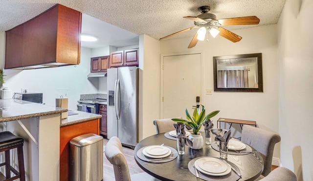 Steps to CSULB: Cozy Condo w/Pool Access!