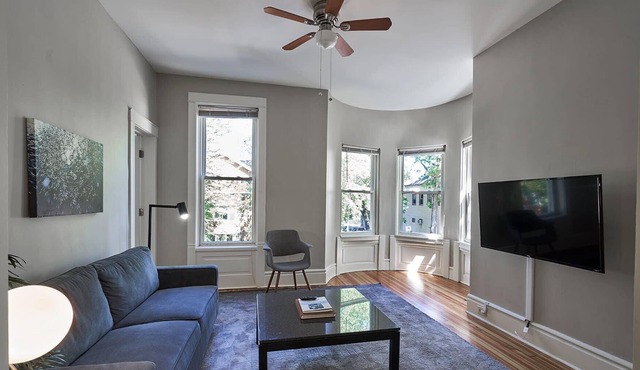 Steps to DePaul Campus | Walkup + W&D | Zencity