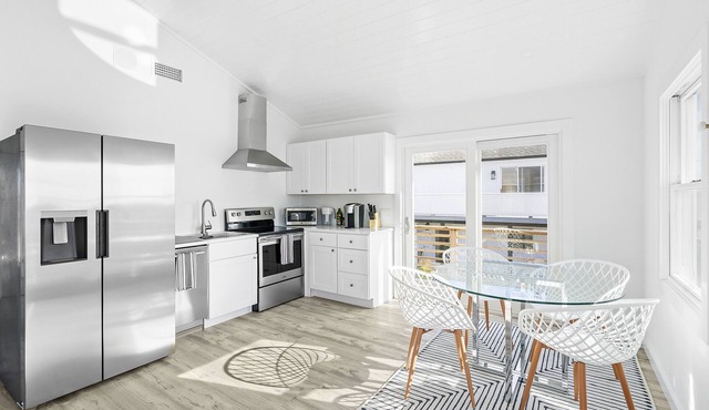 Steps to Ditch Plains Beach, Newly Renovated with Water Views!