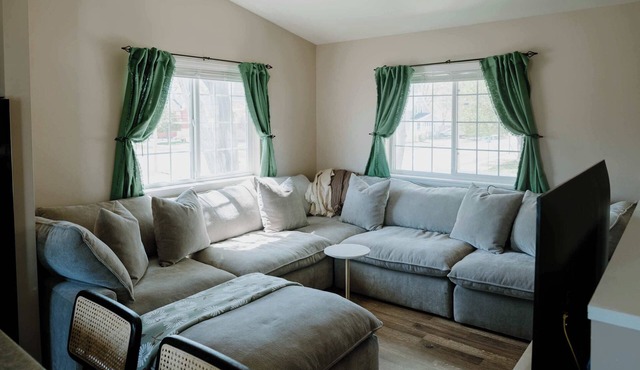 steps to downtown, 4 bedrooms, close to SCSU