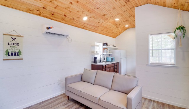 Steps to Greers Ferry Lake: Tumbling Shoals Cabin!