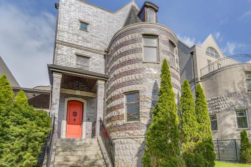 Steps to Lake & Beach! Multi-Level Oakland Haven