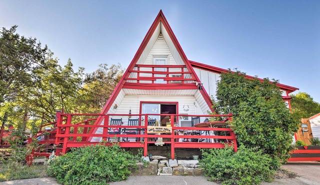 Steps to Lake! Charming Cabin: Pool Access & Decks