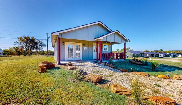 Steps to Lake Eufaula: Home w/Fire Pit & BBQ