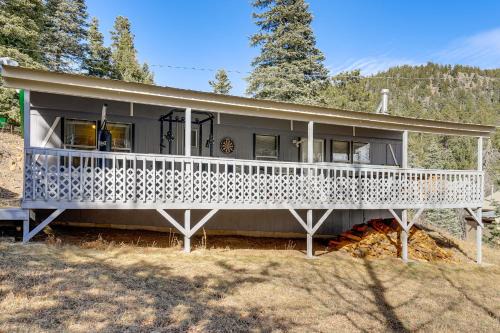 Steps to Lake Isabel and Trails! Mtn-View Hideaway