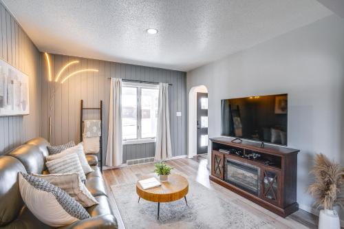 Steps to Lake Michigan Manitowoc Home with Fire Pit