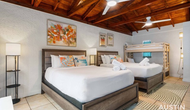 Steps to Lake Travis ✦ Waterpark, Slides & Pools ✦ Patio, Firepit & Grill