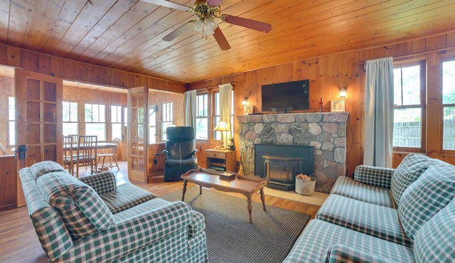Steps to Lake! Waterfront Cedarville Resort Cabin