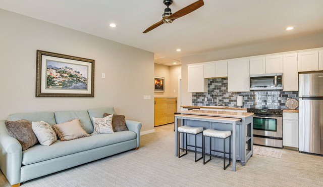 Steps to Lake Wylie: Cozy Clover Apartment