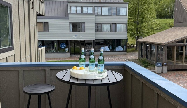 Steps to Lifts! Upscale Village Condo