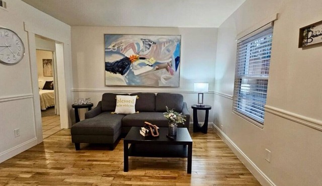 Steps to Midtown Fun - Sleeps 9