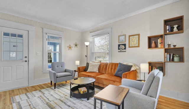 Steps to MSU Quick Hwy Access Private Yard Guests Rave: Clean + Responsive