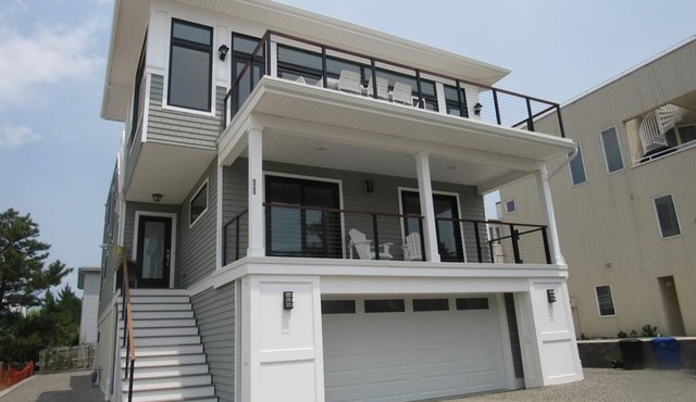 STEPS TO OCEAN 6 Bedroom House w/elevator