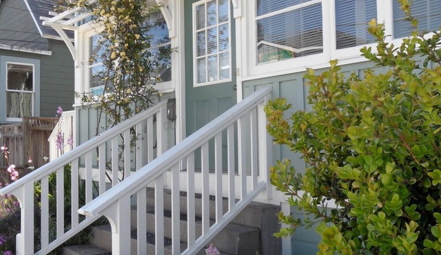 Steps to ocean. Across the street from the Municipal Golf Course. License 0020