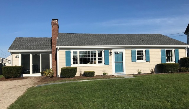 Steps to Ocean Beach, Walk to Falmouth Village, Renovated!