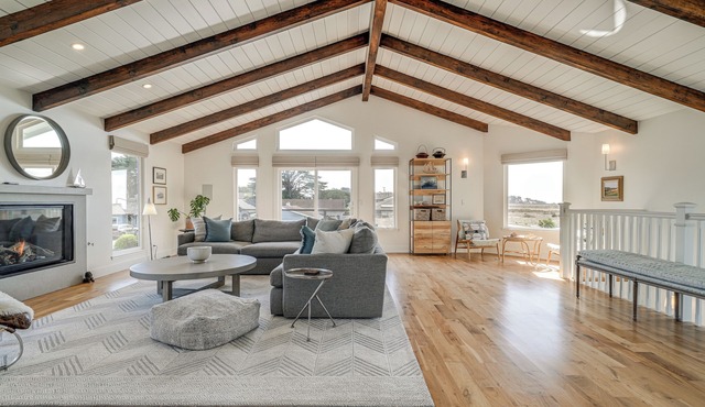 Steps to Ocean: Luxe Family Home in Half Moon Bay!