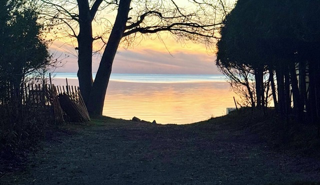 Steps to Oneida Lake, Water Access - Thistle Dew Cottage