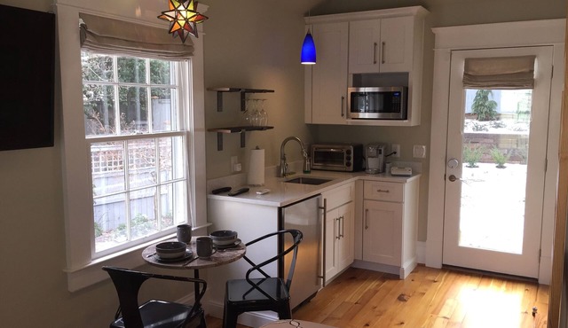 Steps to Piedmont Park - Cozy Midtown/Ansley Park Cottage