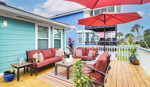 Steps to Pirate Beach: Galveston Home w/Deck!