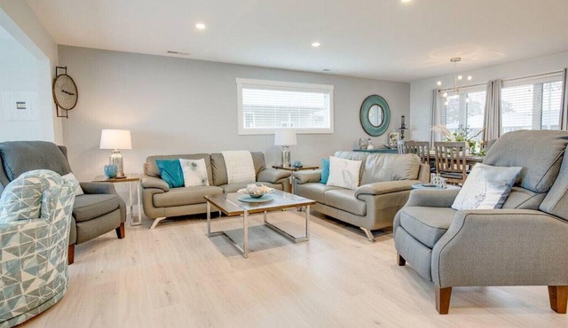 Steps to Point Pelee | Waterfront 3BR w/Fire Pit