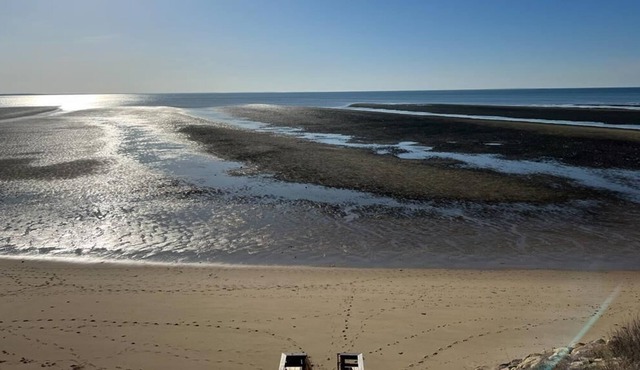 Steps to private bay side beach in Eastham!