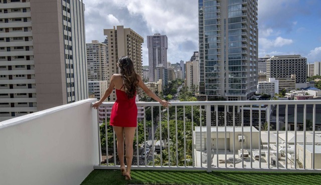 Steps to Royal Hawaiian Center + Pool. Sauna. Bar.