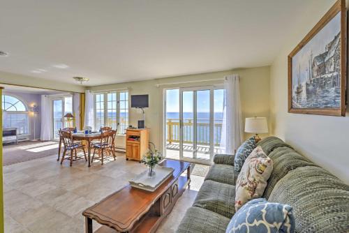 Steps to Sand! Family-Friendly Cape Cod Retreat