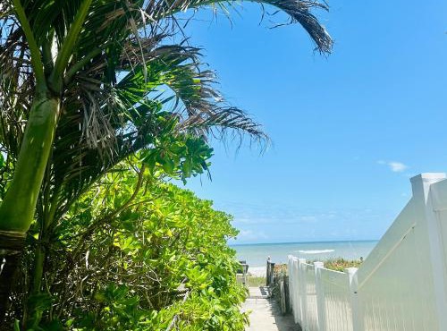 Steps to Sand - Free Parking - No Crowds - Grill