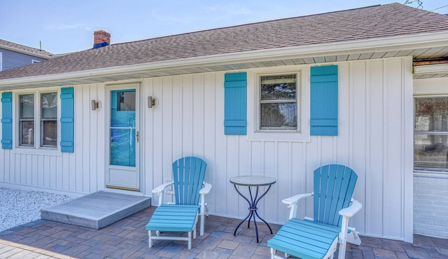 "STEPS TO SAND - Two Cottage Classic Gem Retreat"