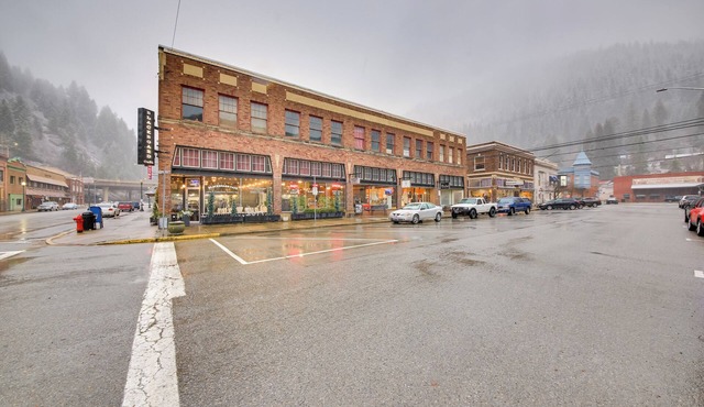 Steps to Shops & Dining: Historic Dtwn Wallace Gem